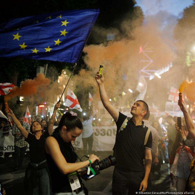DW shows solidarity with Georgians' commitment to democracy