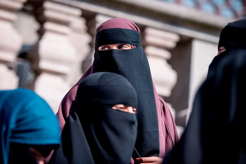 إيطاليا تمنع النقاب في المدارس وتحدد سقفا لعدد التلامذة الأجانب